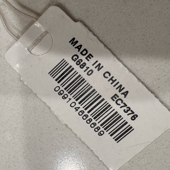 J. Crew Gold Anchor Pendant Necklace NWT - Picture 2 of 3